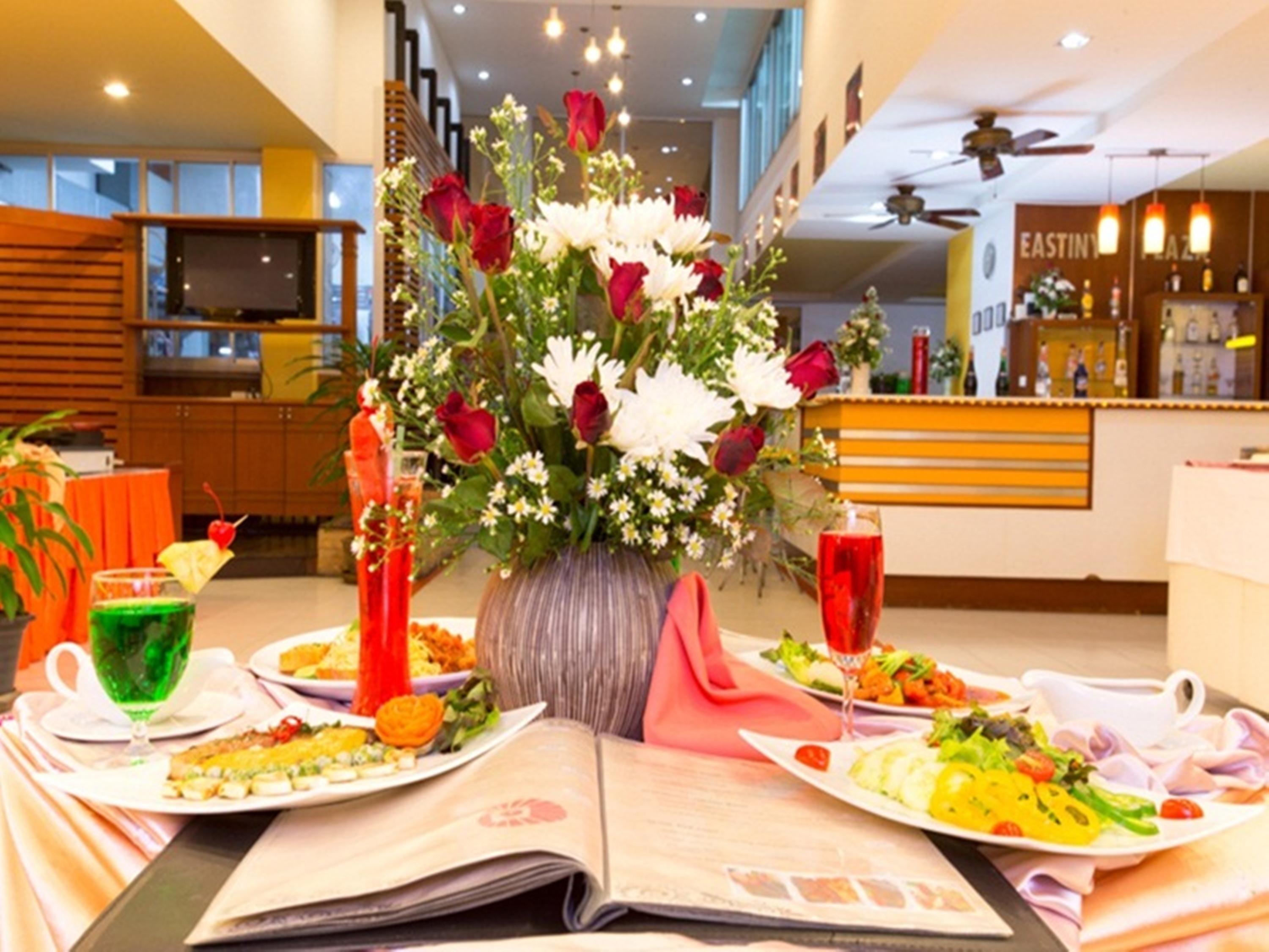 Eastiny Plaza Hotel Pattaya Zewnętrze zdjęcie