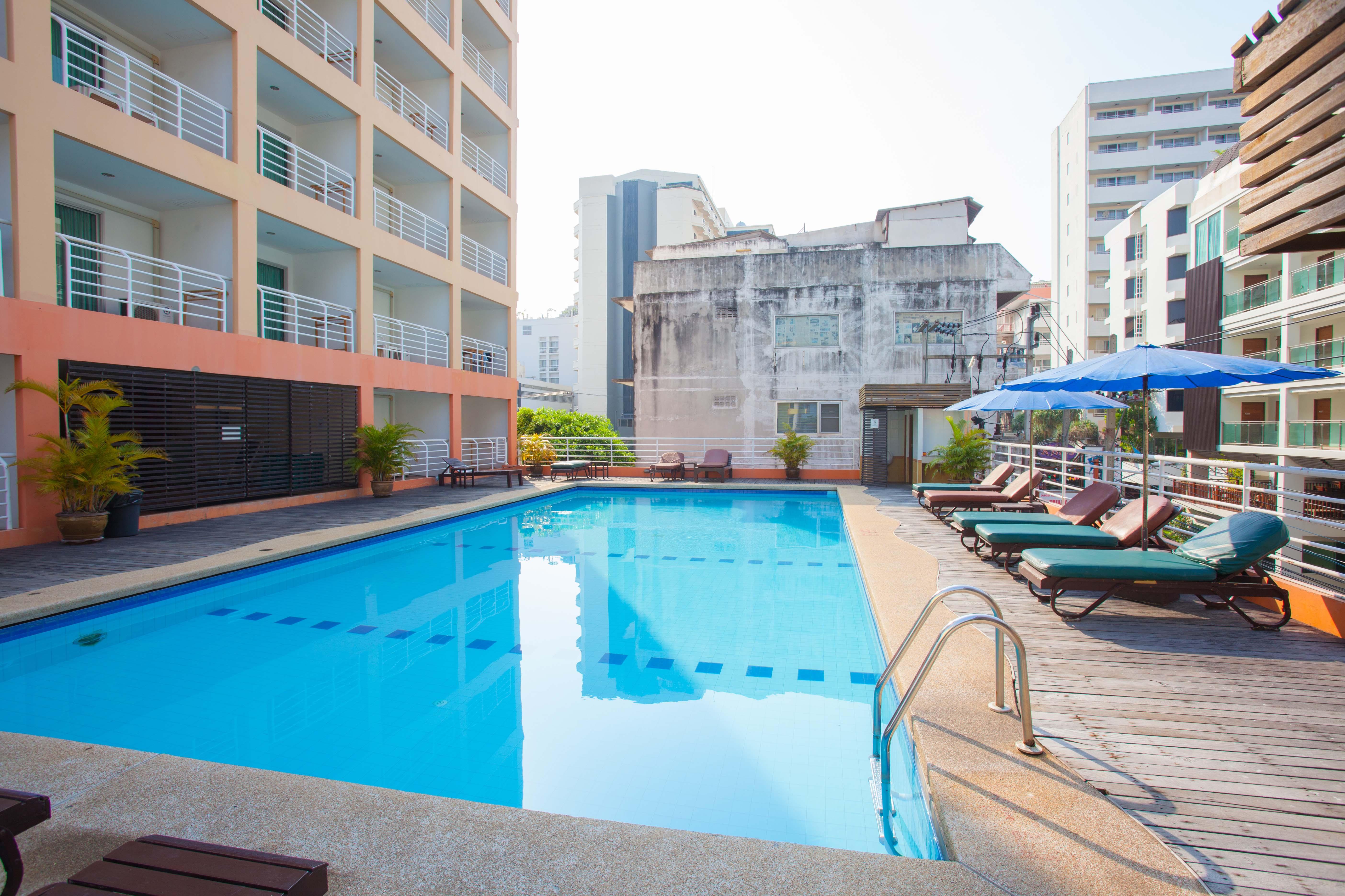 Eastiny Plaza Hotel Pattaya Zewnętrze zdjęcie