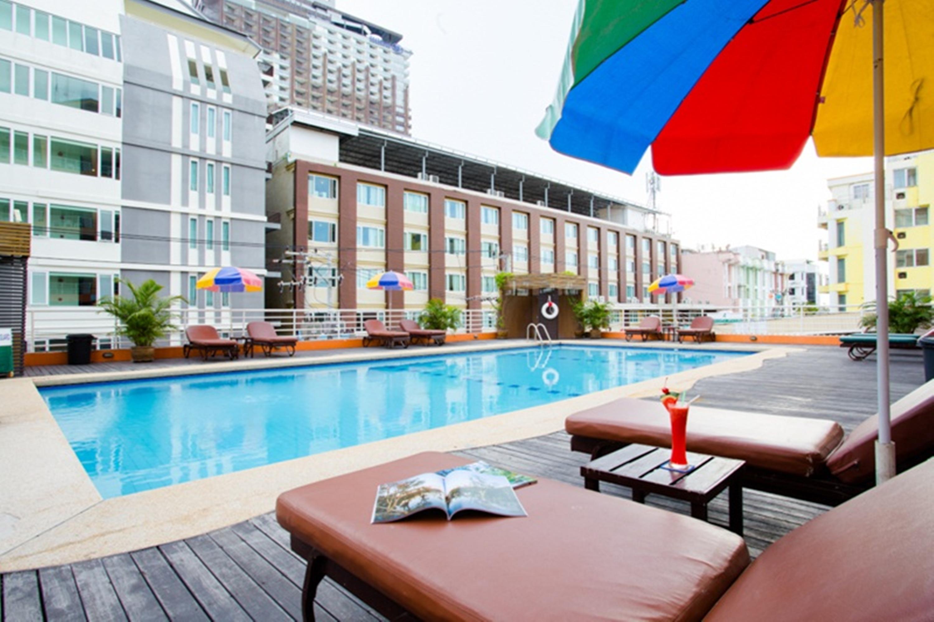 Eastiny Plaza Hotel Pattaya Zewnętrze zdjęcie