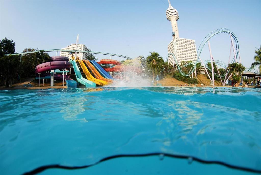 Eastiny Plaza Hotel Pattaya Zewnętrze zdjęcie