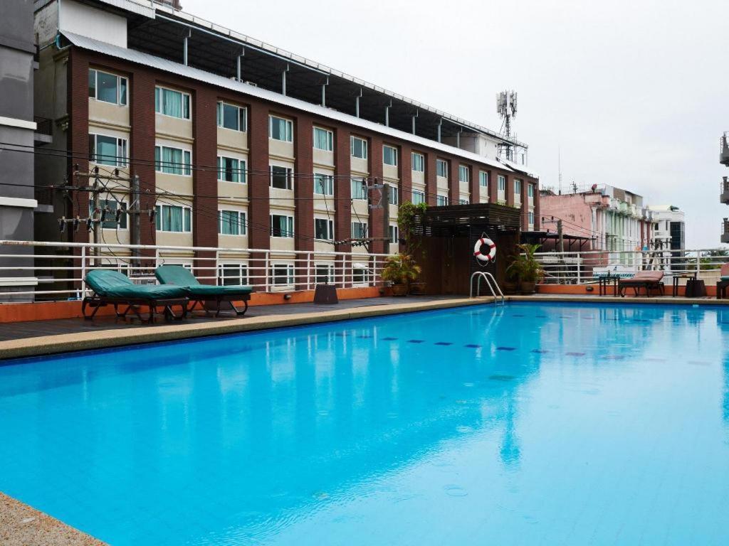 Eastiny Plaza Hotel Pattaya Zewnętrze zdjęcie