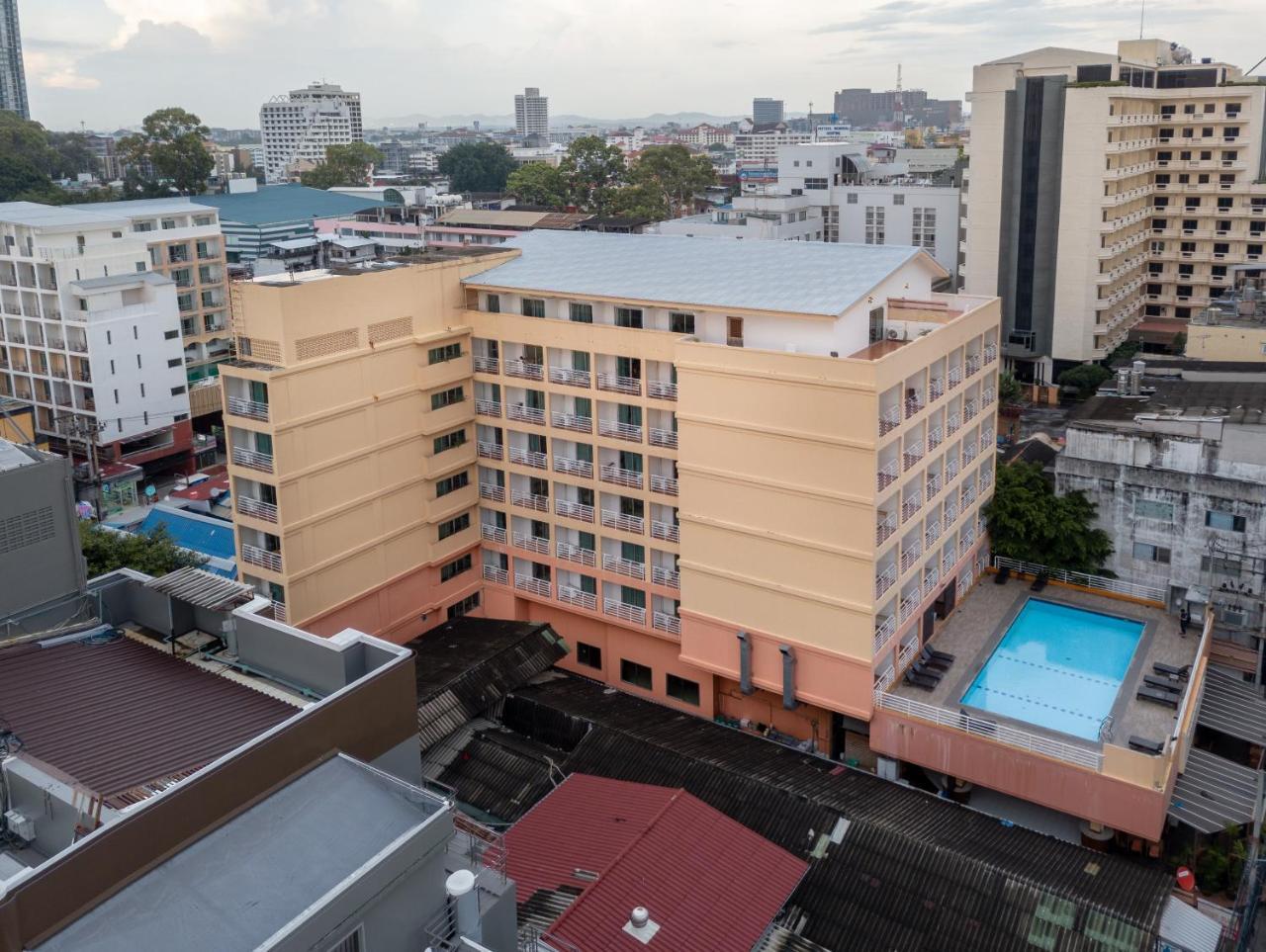 Eastiny Plaza Hotel Pattaya Zewnętrze zdjęcie
