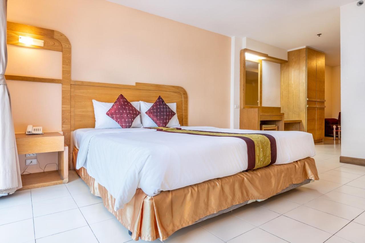 Eastiny Plaza Hotel Pattaya Zewnętrze zdjęcie